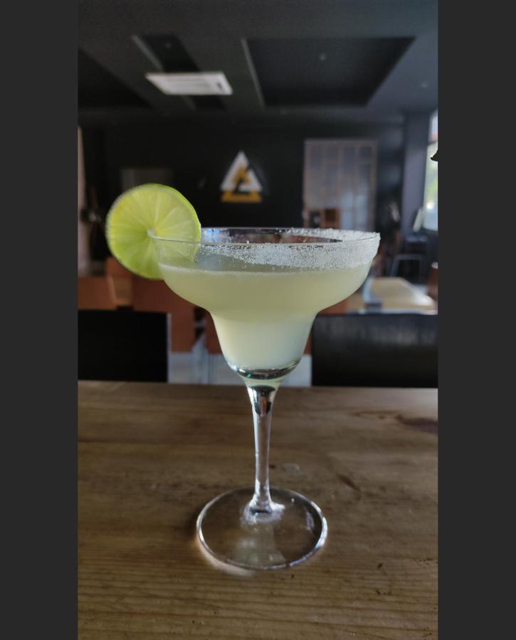 Leonidaion Guesthouse أولمبيا المظهر الخارجي الصورة Margarita cocktail
