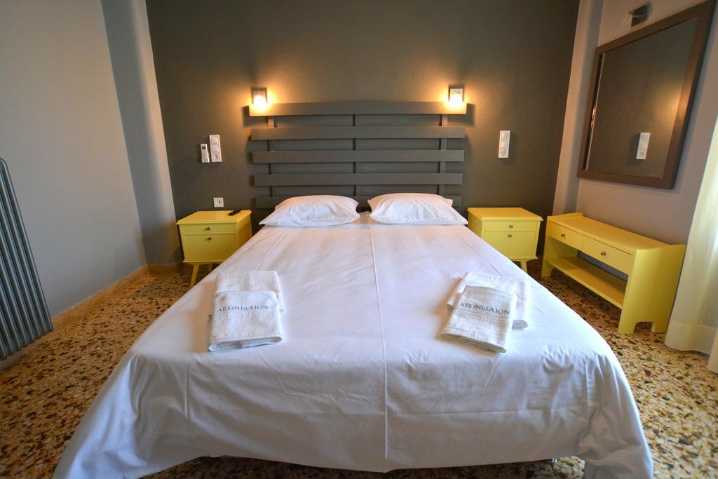 Leonidaion Guesthouse أولمبيا الغرفة الصورة A bedroom in a hotel
